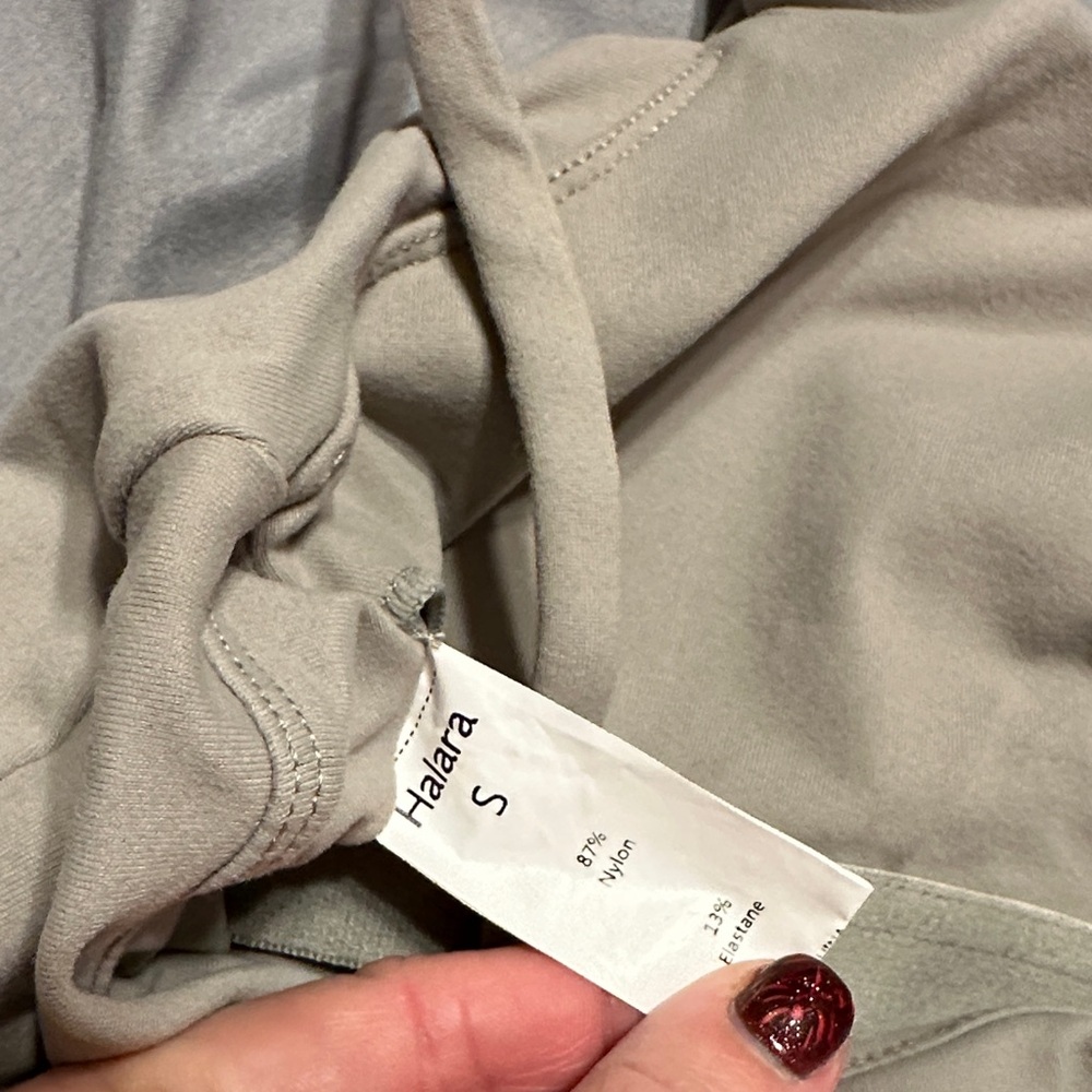 Gray Cropped Tank Top - Picture 4 of 4